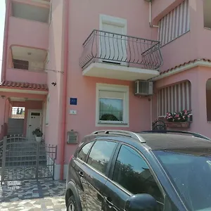 apartments-zaharija.in-istria.net/